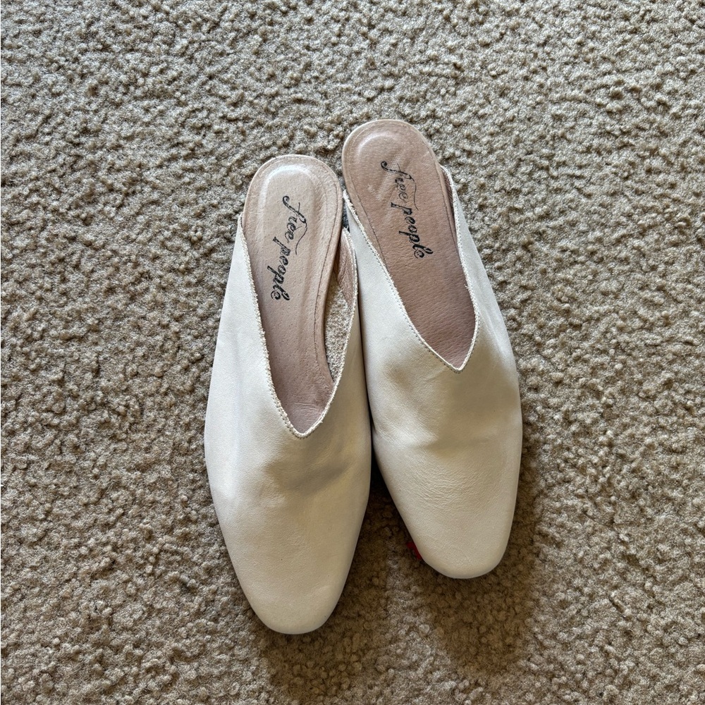 Free People Harlow Mules Size 38/ US 7.5 MSRP: $168 Leather